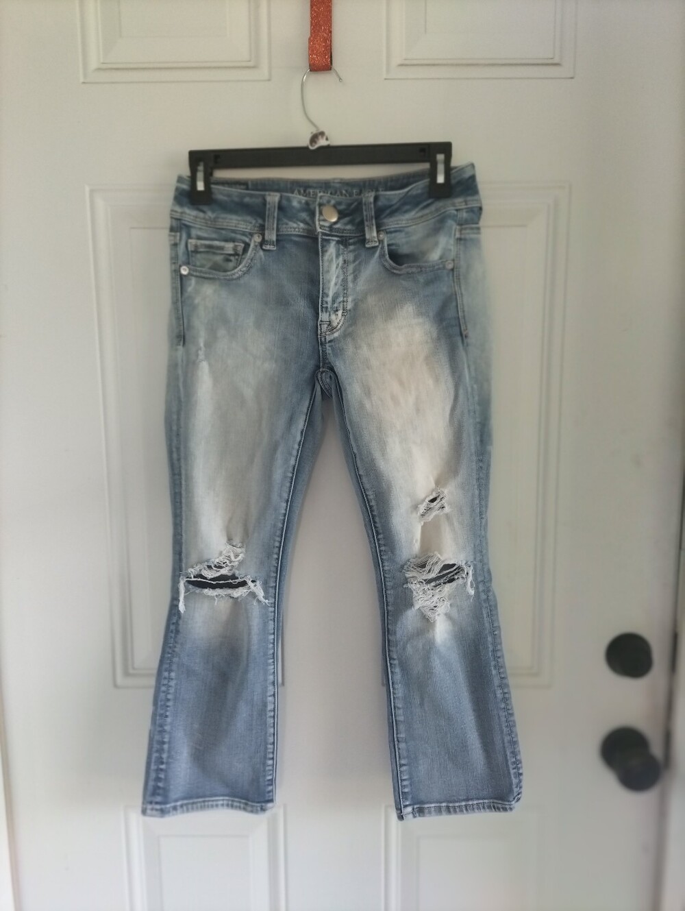 American Eagle Y2K Destroyed Kick Crop Denim Jeans Capris Light Wash 4.